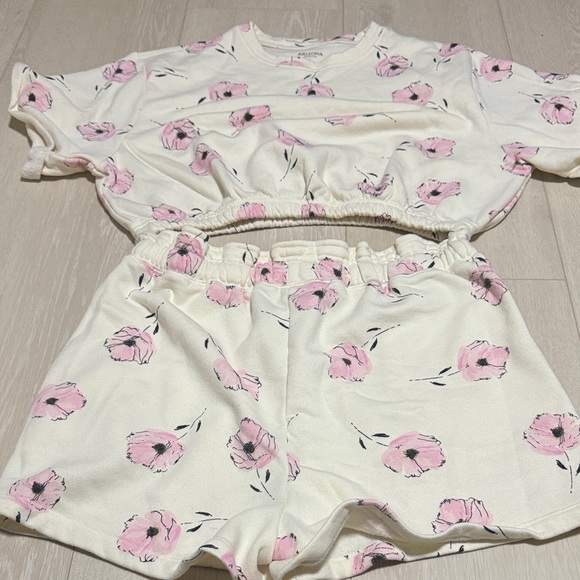 Arizona Jean Company Floral Top And High Waist Shorts in Pink and Cream Set - Picture 9 of 9